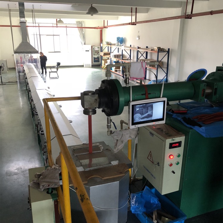 硅膠擠出機(jī)102.jpg